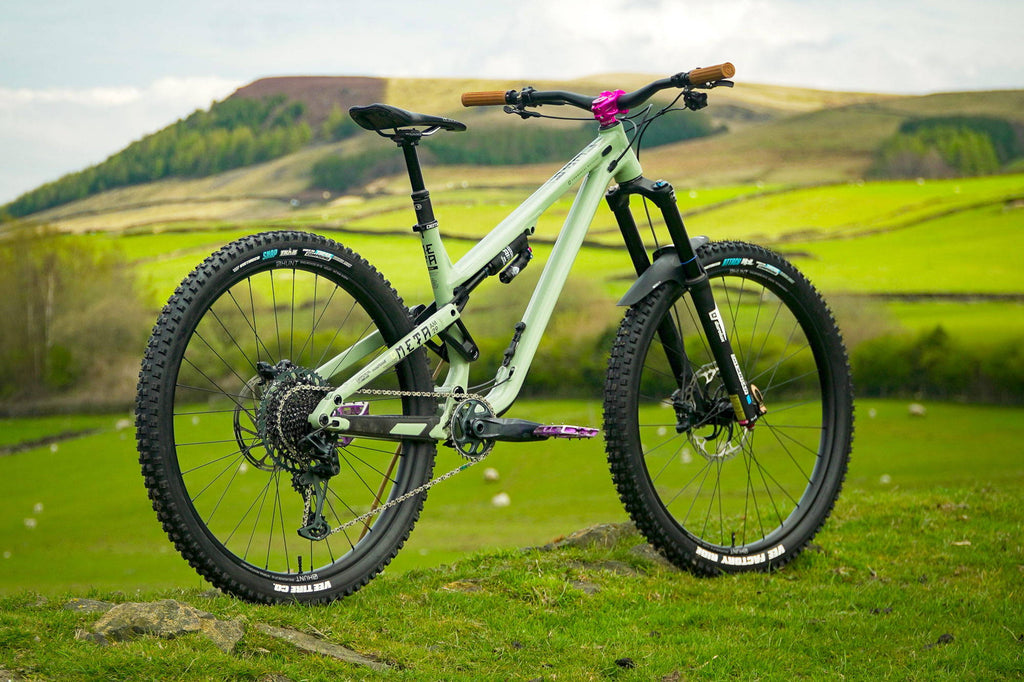 Staff Bike Check: Andi's Commencal Meta AM 29
