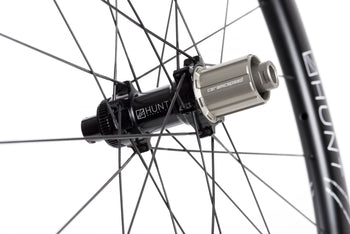 <h1>Sprint SL Hubs</h1><i>SPRINT SL hubs add strength and enhance power transfer, meaning all your force pushes you forwards. Large 15mm diameter hub axles for sprinting and out-of-saddle climbing responsiveness. Circular dropout interface steps add extra stiffness. </i>