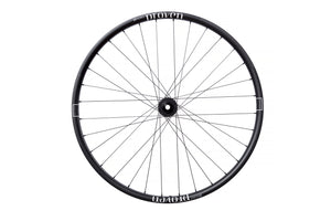 <h1>Rims</h1><i>Proven Carbon Race E_Enduro uses a modern rim profile with 30mm internal width and 26mm depth and is constructed to handle the rigours of aggressive EMTB riding with a unique carbon layup that reinforces all the key high-stress areas without adding unnecessary weight.</i>
