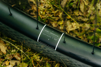 <h1>Rim Bed</h1><i>A re-worked rim bed design makes tubeless tyre installation a breeze. At the same time our engineers ensured a large flat area to fend off pinch flats when running lower tyre pressures.</i>