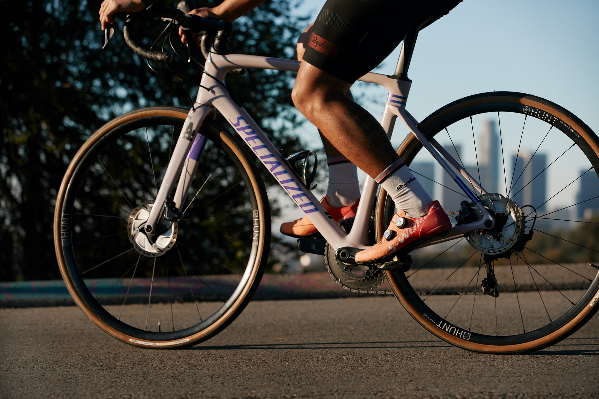 <h1>Spokes</h1><i>Pillar Spoke Re-enforcement PSR XTRA. These aero butted spokes are lighter but also provide a greater degree of elasticity, to maintain spoke tensions longer and add fatigue resistance. These PSR spokes feature the 2.2 width at the spoke head providing more material in this high stress area. Nipples come with a square head for precise tensioning.</i>