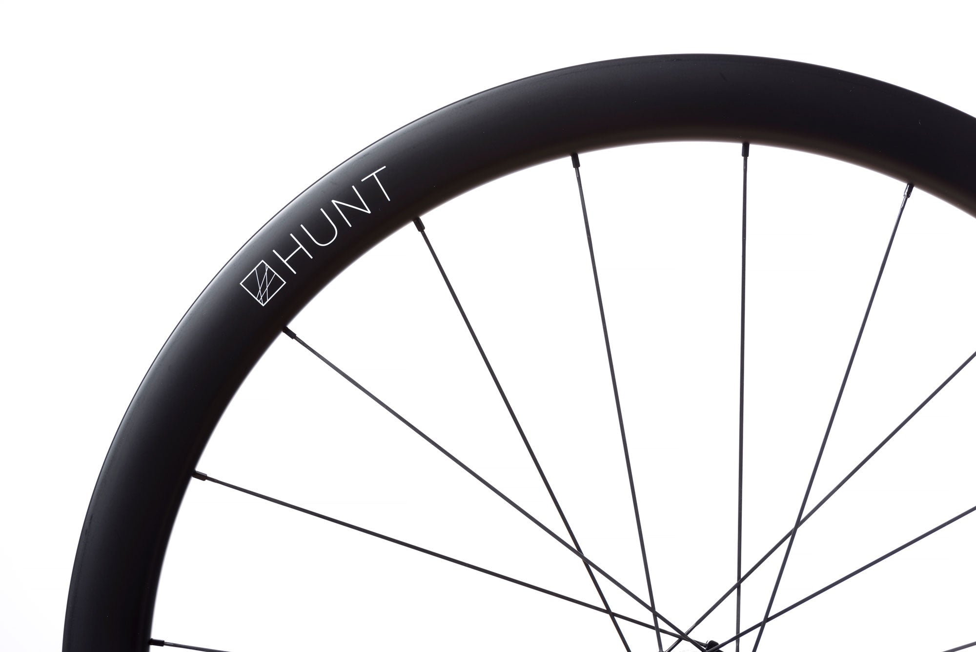 <h1>Tyre Width Optimisation</h1><i> Designed around a 20mm internal rim width optimised for a 25c tyre (but will of course work without compromise with both 23c and 28c tyres).They feature a hooked tyre retention design and are both fully ETRTO-compatible and tubeless-ready.</i>