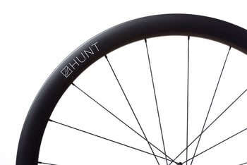 <h1>Tyre Width Optimisation</h1><i> Designed around a 20mm internal rim width optimised for a 25c tyre (but will of course work without compromise with both 23c and 28c tyres).They feature a hooked tyre retention design and are both fully ETRTO-compatible and tubeless-ready.</i>