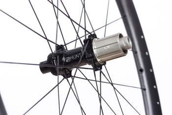 <h1>Freehub Body</h1><i>Featuring 3x treble-tooth pawls and a 48 tooth ratchet ring results in an impressively low 7.5-degree engagement angle, and excellent resistance to wear under heavy loads. The Sprint freehub has strong individual pawl springs which drive a consistent engagement. There is also a Steel Spline Insert re-enforcement to provide excellent durability against cassette sprocket damage. </i>