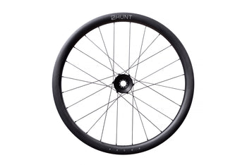 <h1>RIM PROFILE</h1><i>When designing a wheelset with absolute lightness and off-road capabilities as the driving principle, then a hookless rim profile is the right choice.</i>