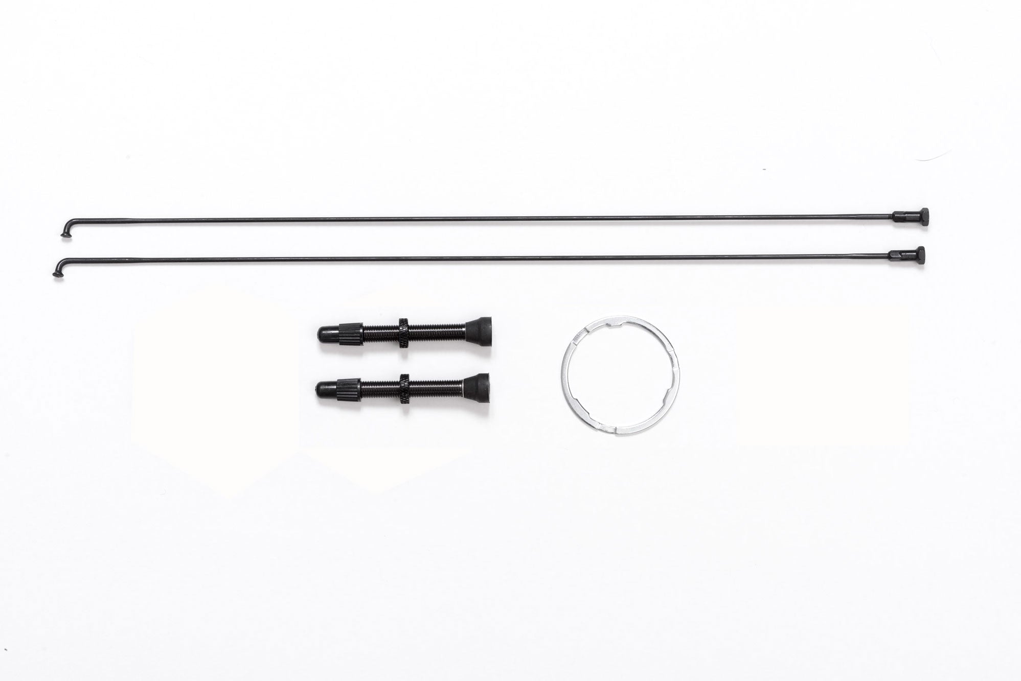 <h1>In the Box</h1><ul><li>HUNT Black Shield tubeless tape fitted to wheels.</li><li>The axle adapters needed for your bike, just fill in the simple form shown after order completion, the form is also included in your order confirmation page.</li><li>Cassette spacer for 8/9/10 speed</li><li>Tubeless Valves</li><li>Spare of each spoke plus nipples</li><li>Quality control card signed by your wheel builder</li></ul>