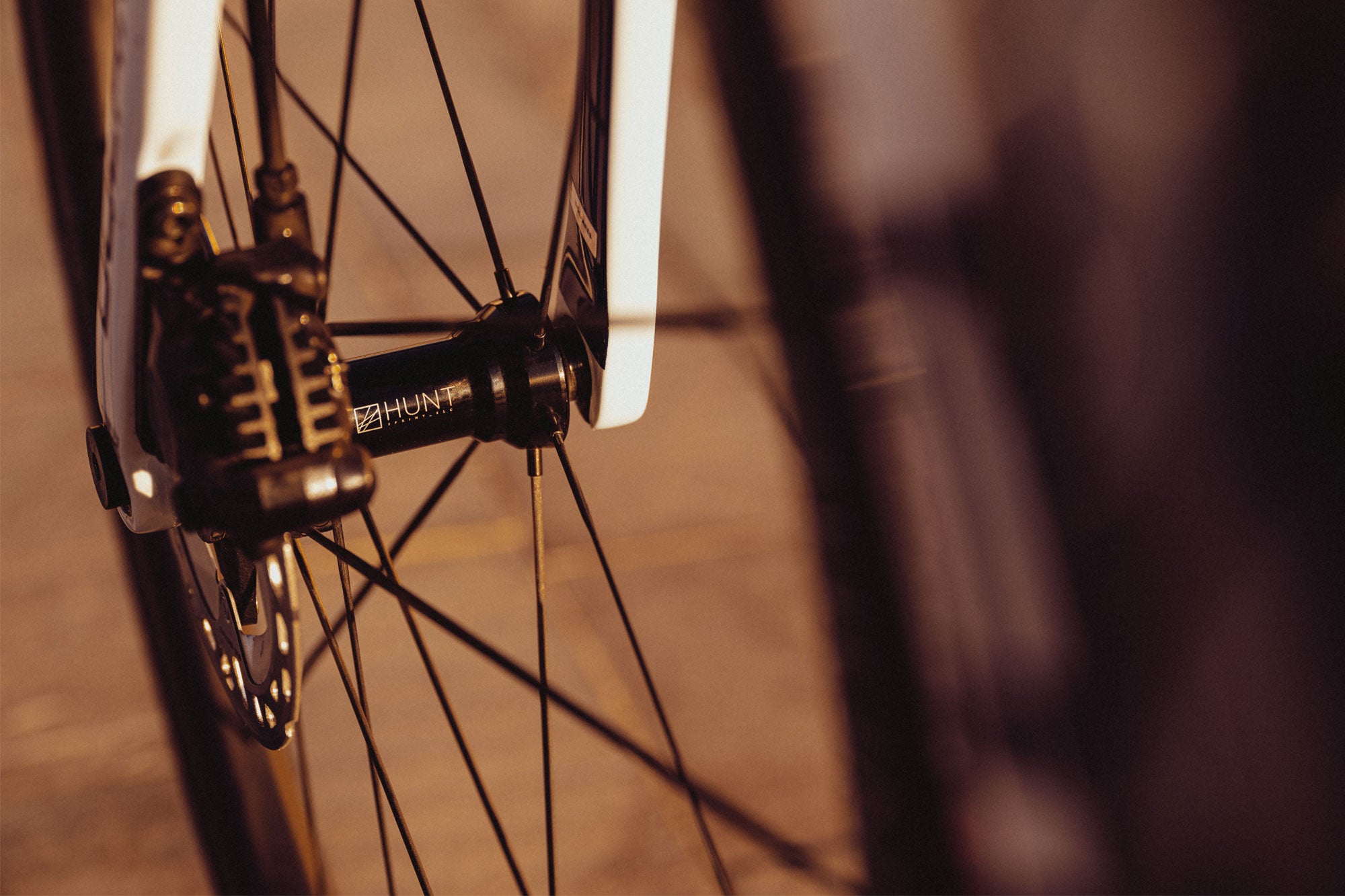 <h1>TaperLock Hubs</h1><i>Carbon spoke optimised TaperLock SPRINT hubs add strength and enhance power transfer meaning all your force pushes you forwards. Large 15mm diameter hub axles for sprinting and out-of-saddle climbing responsiveness. Circular dropout interface steps add extra stiffness.</i>